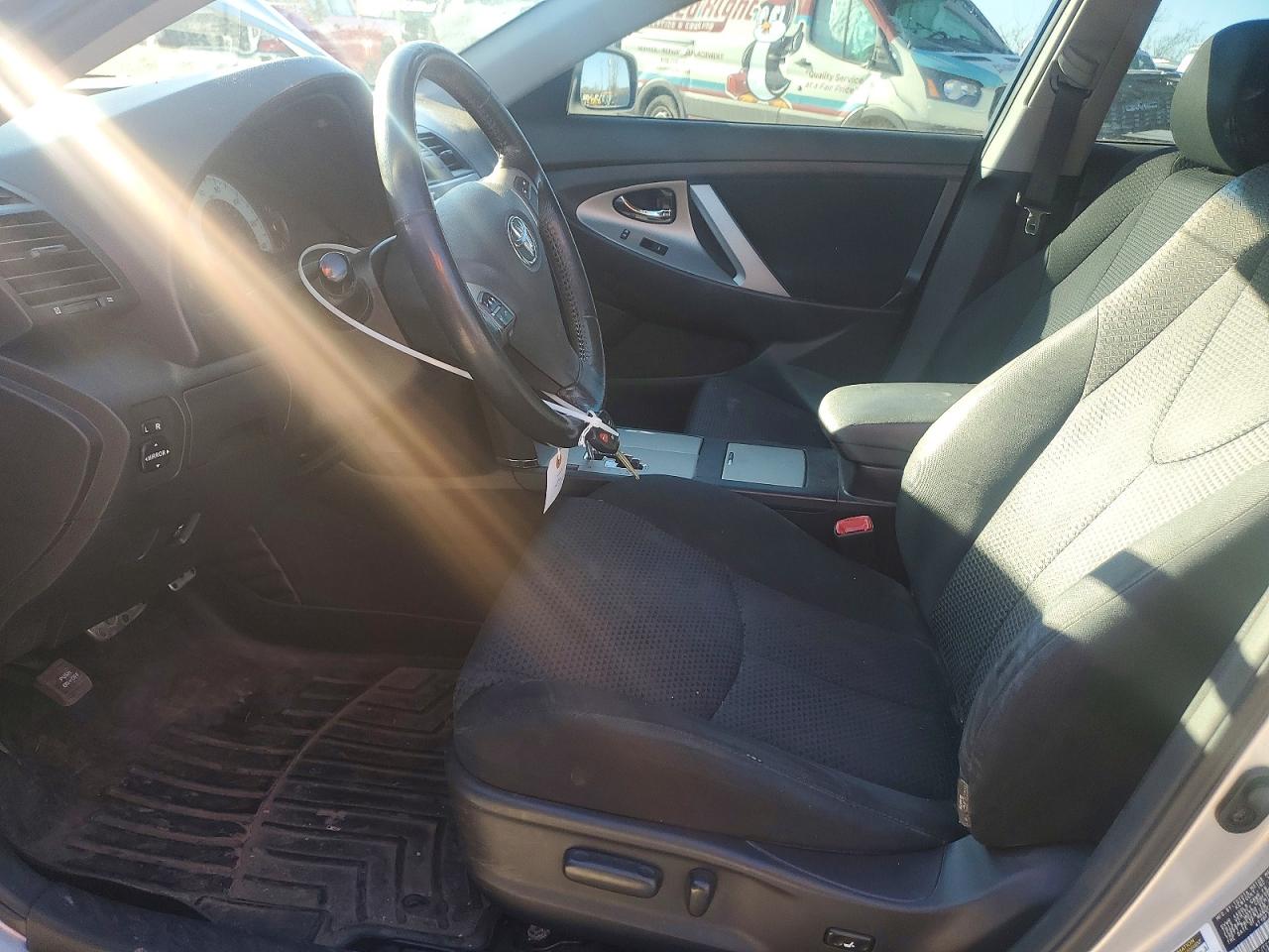2010 TOYOTA CAMRY BASE photo 7