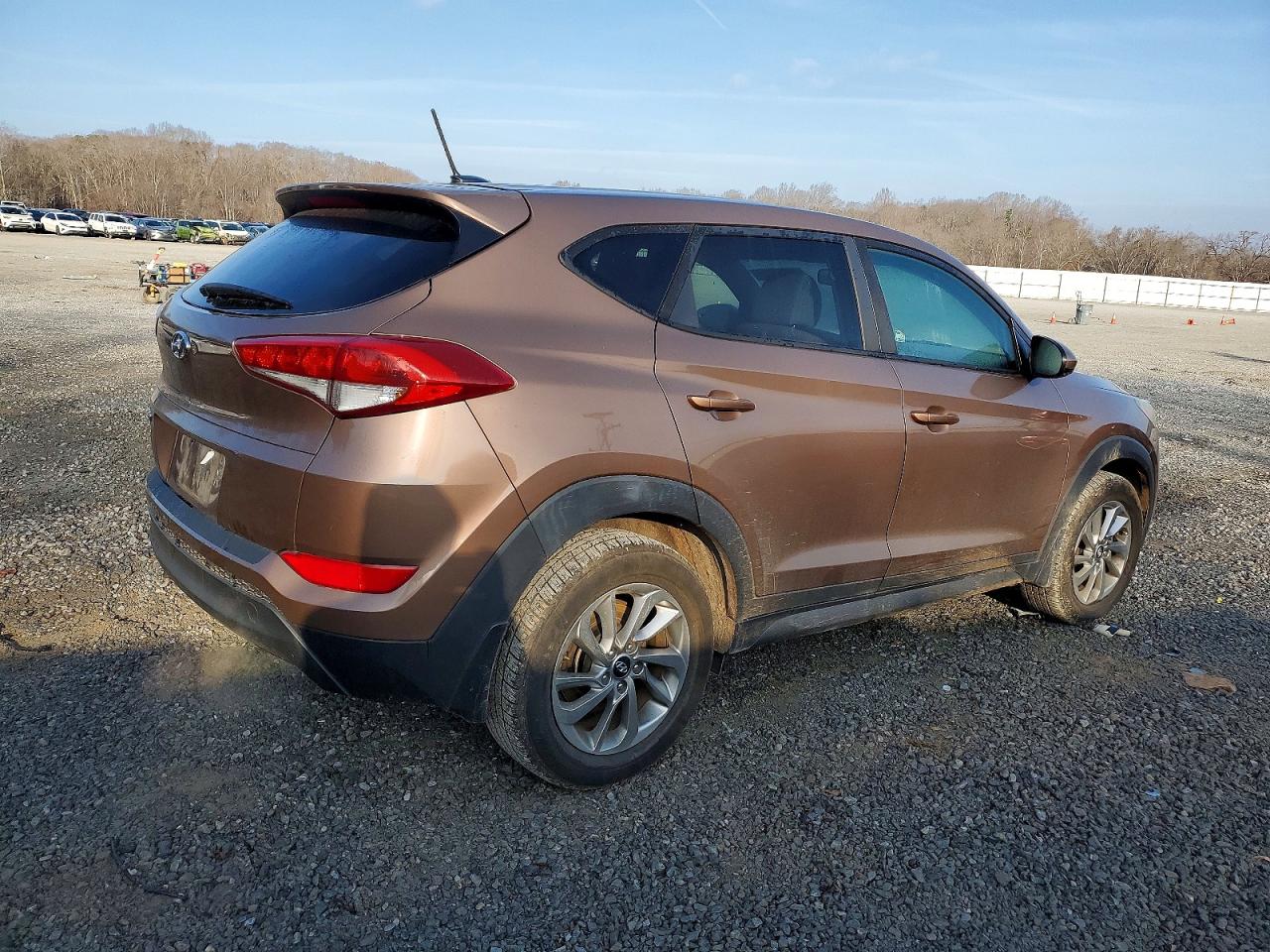 2016 HYUNDAI TUCSON SE photo 3