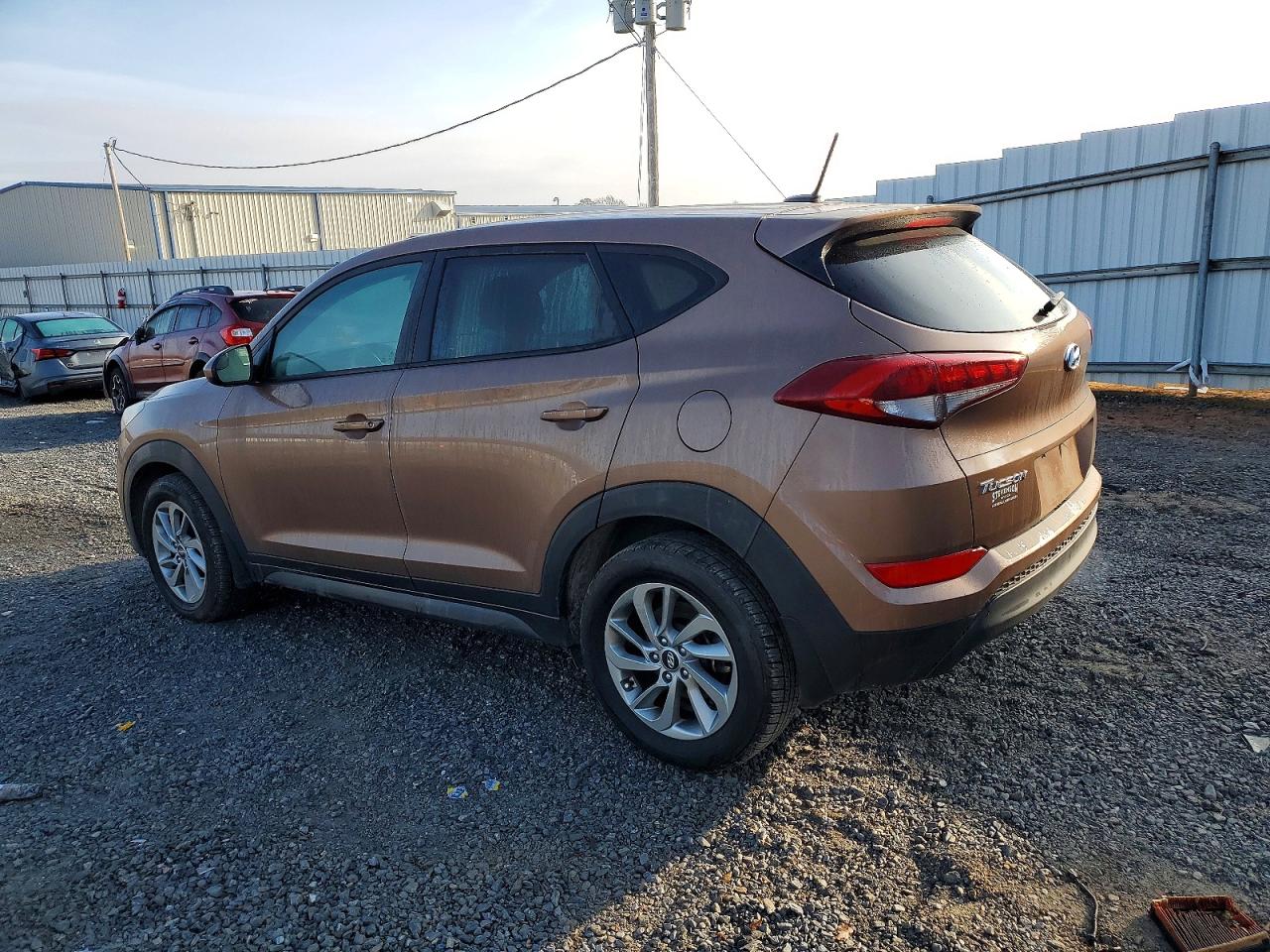 2016 HYUNDAI TUCSON SE photo 2