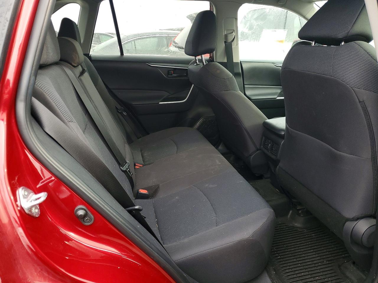 2022 TOYOTA RAV4 LE photo 10