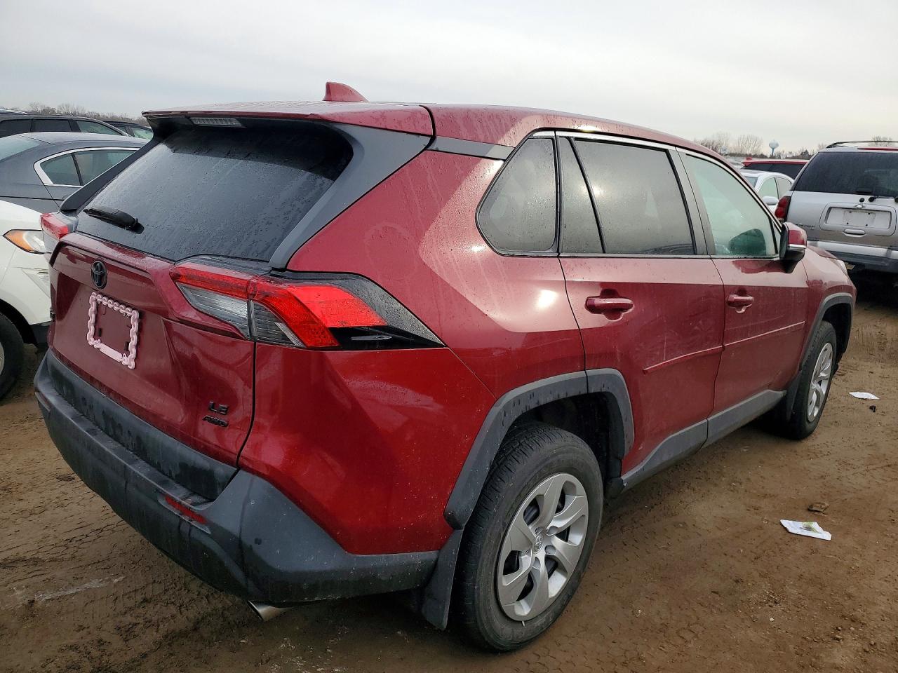 2022 TOYOTA RAV4 LE photo 3