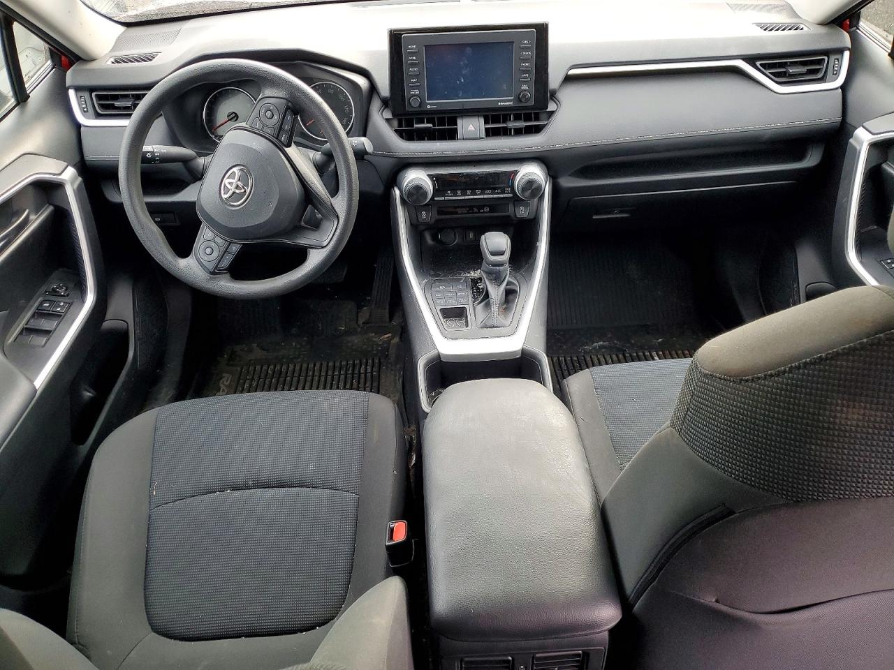 2022 TOYOTA RAV4 LE photo 8