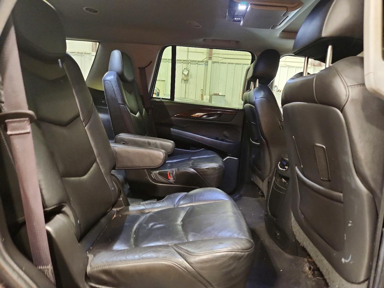 2016 CADILLAC ESCALADE LUXURY photo 10