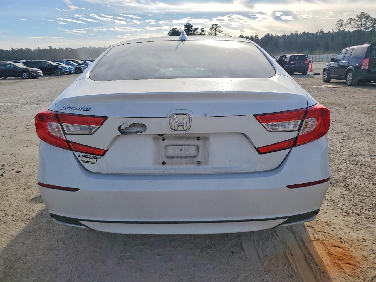 2018 HONDA ACCORD EX photo 6