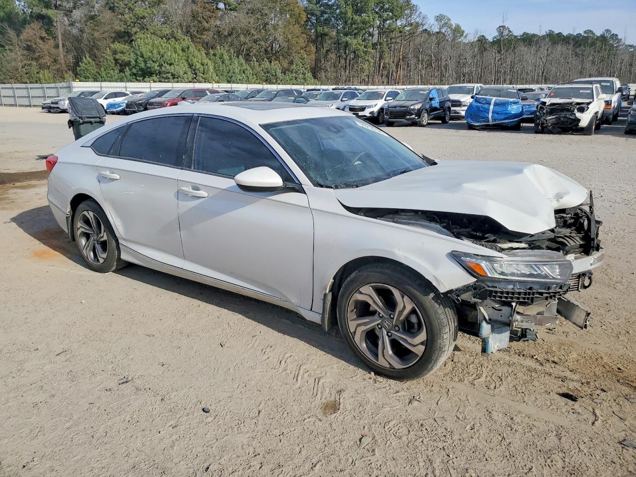 2018 HONDA ACCORD EX photo 4