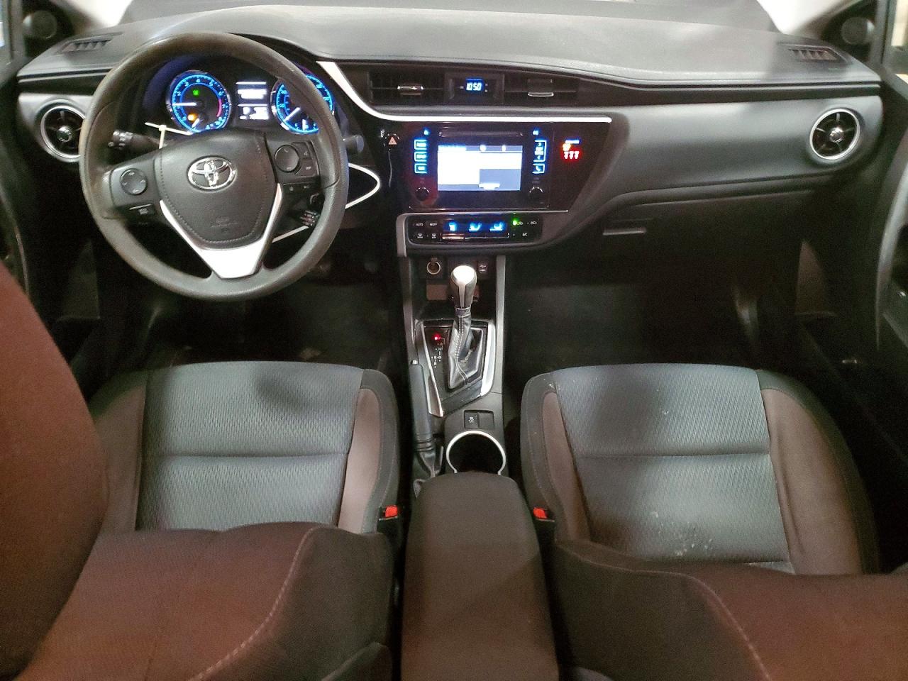 2019 TOYOTA COROLLA L photo 8