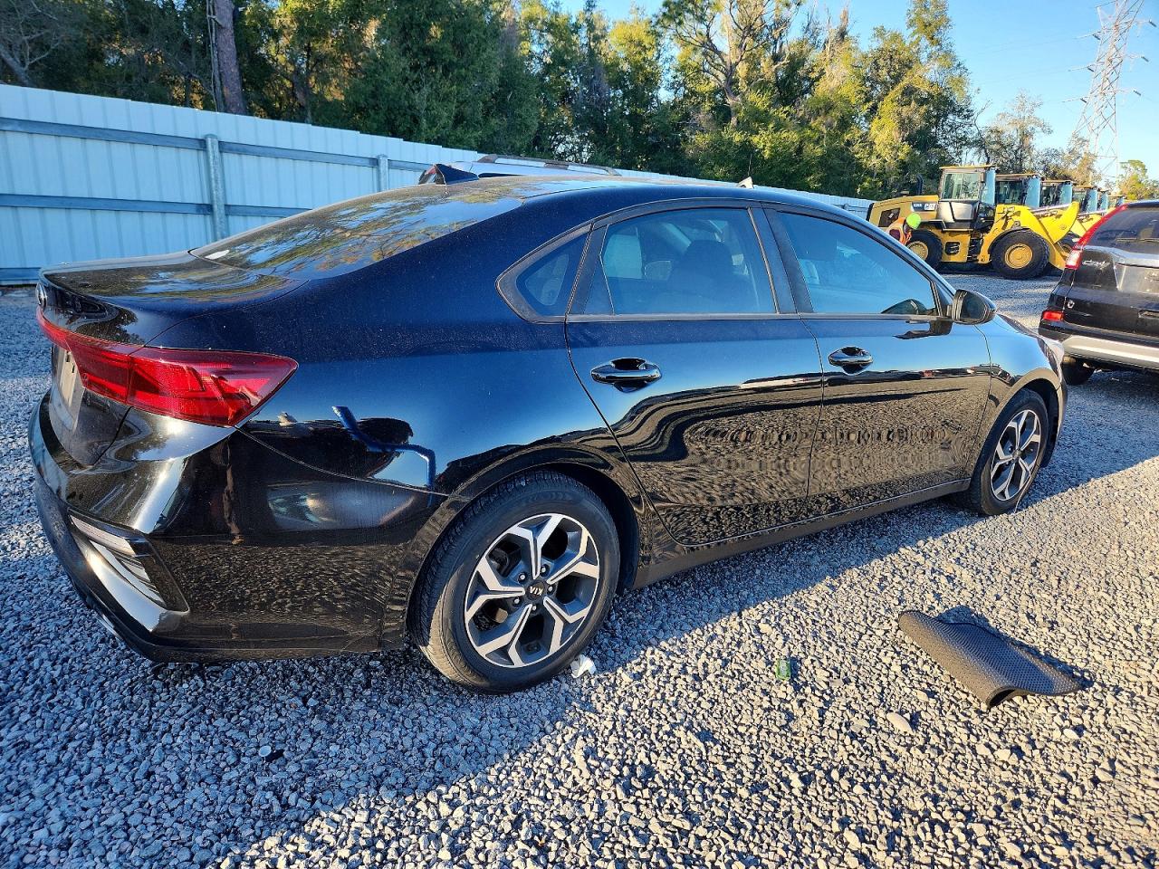 2019 KIA FORTE FE photo 3