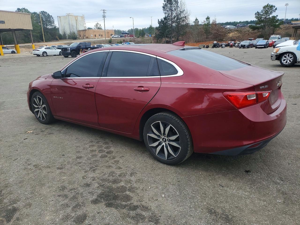2017 CHEVROLET MALIBU LT photo 2