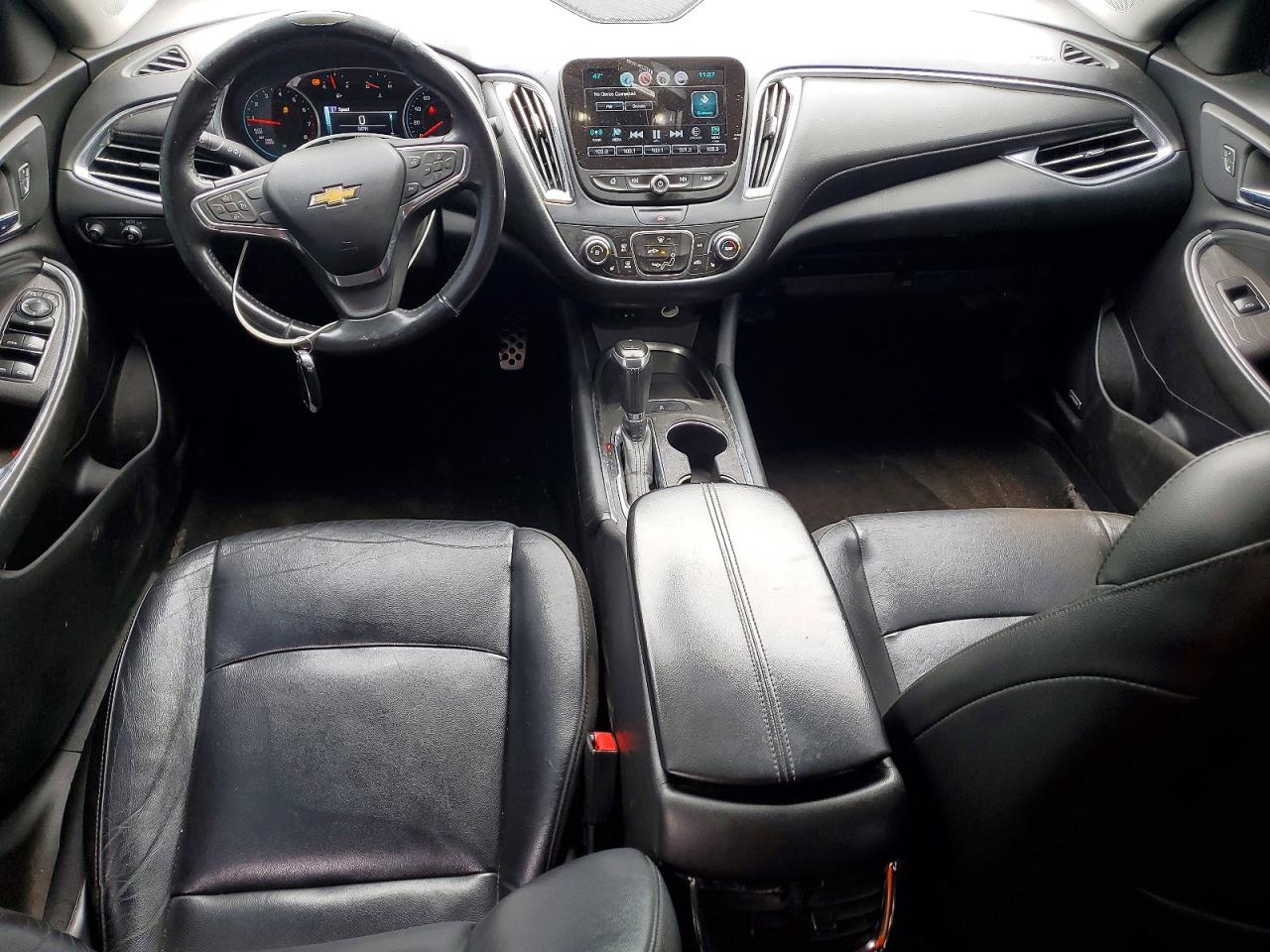 2017 CHEVROLET MALIBU LT photo 8