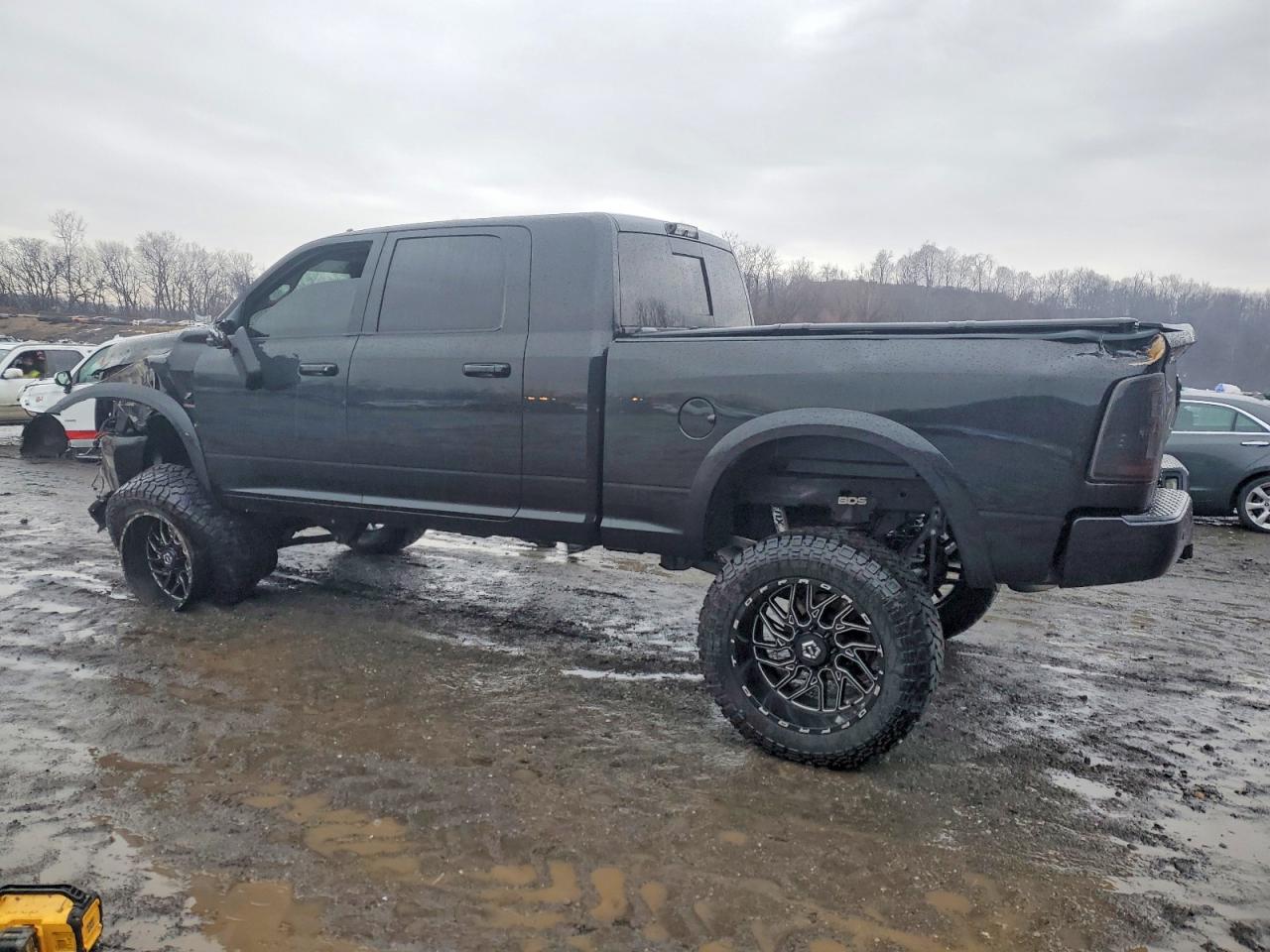 2017 RAM 2500 SLT photo 2