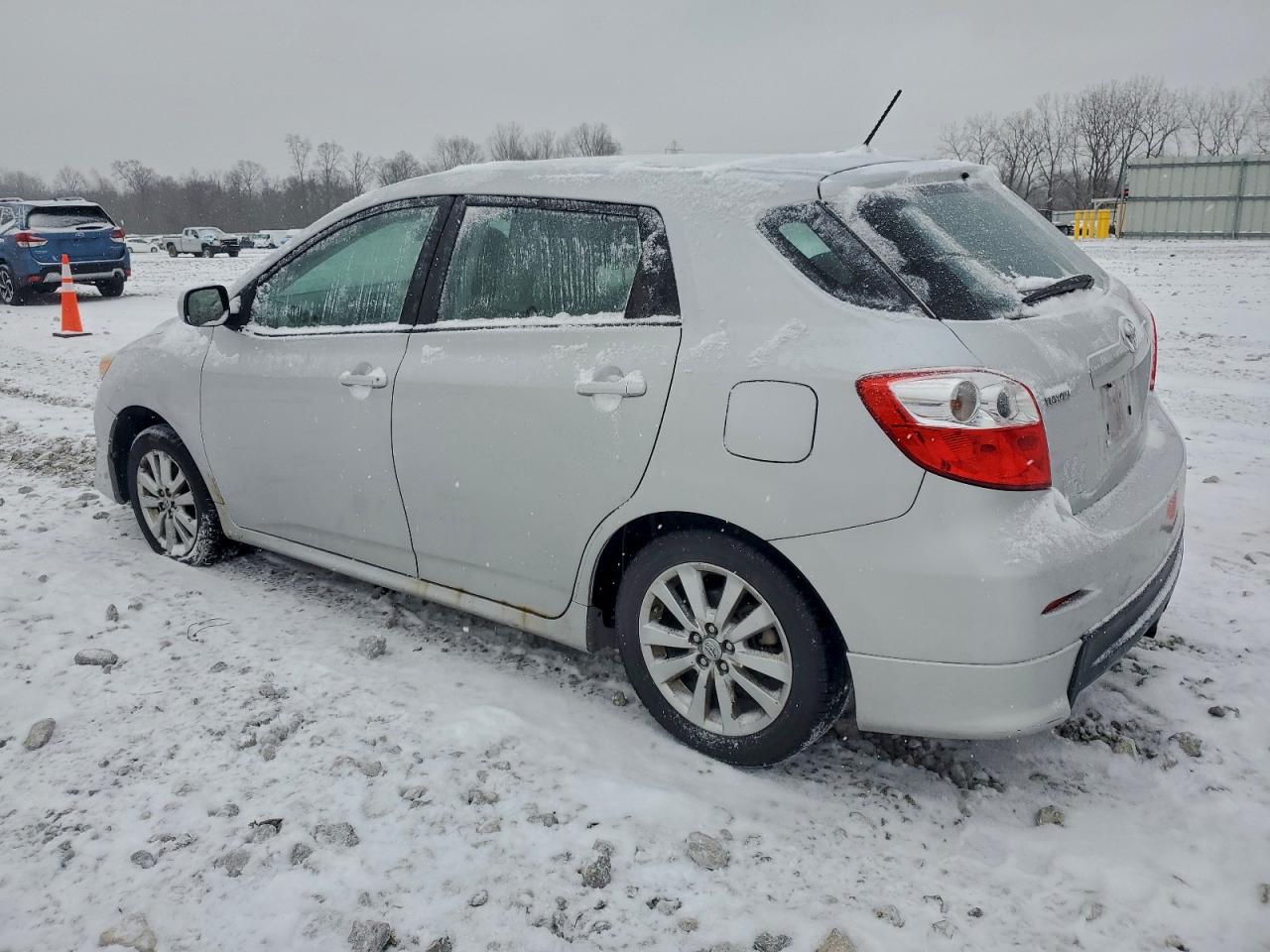 2010 TOYOTA COROLLA MATRIX photo 2