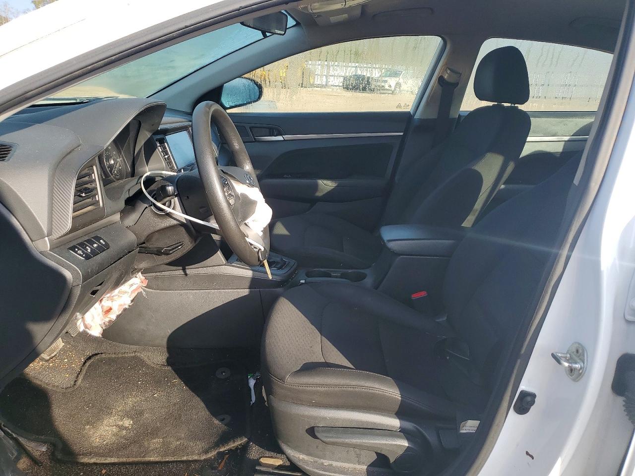 2020 HYUNDAI ELANTRA SEL photo 7