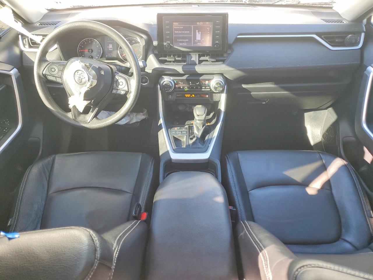 2019 TOYOTA RAV4 XLE photo 8