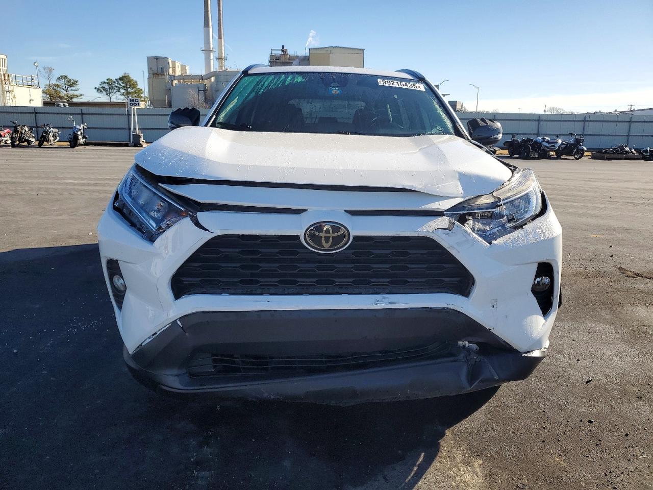 2019 TOYOTA RAV4 XLE photo 5