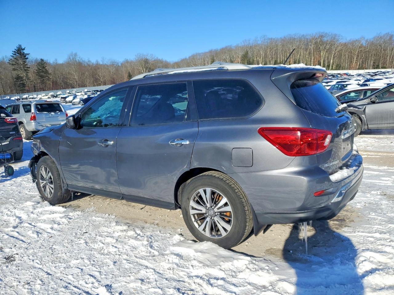 2017 NISSAN PATHFINDER S photo 2
