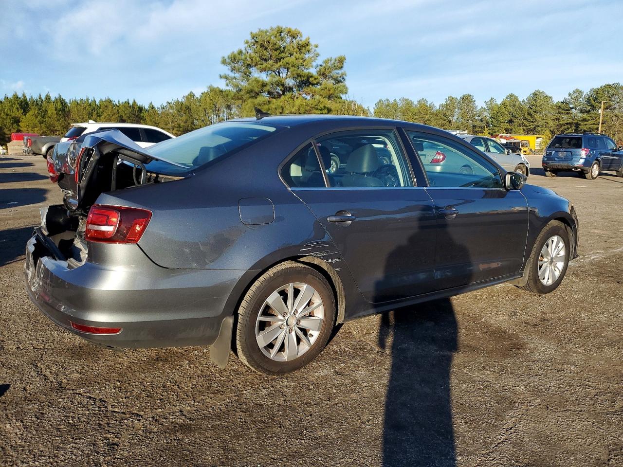 2016 VOLKSWAGEN JETTA SE photo 3