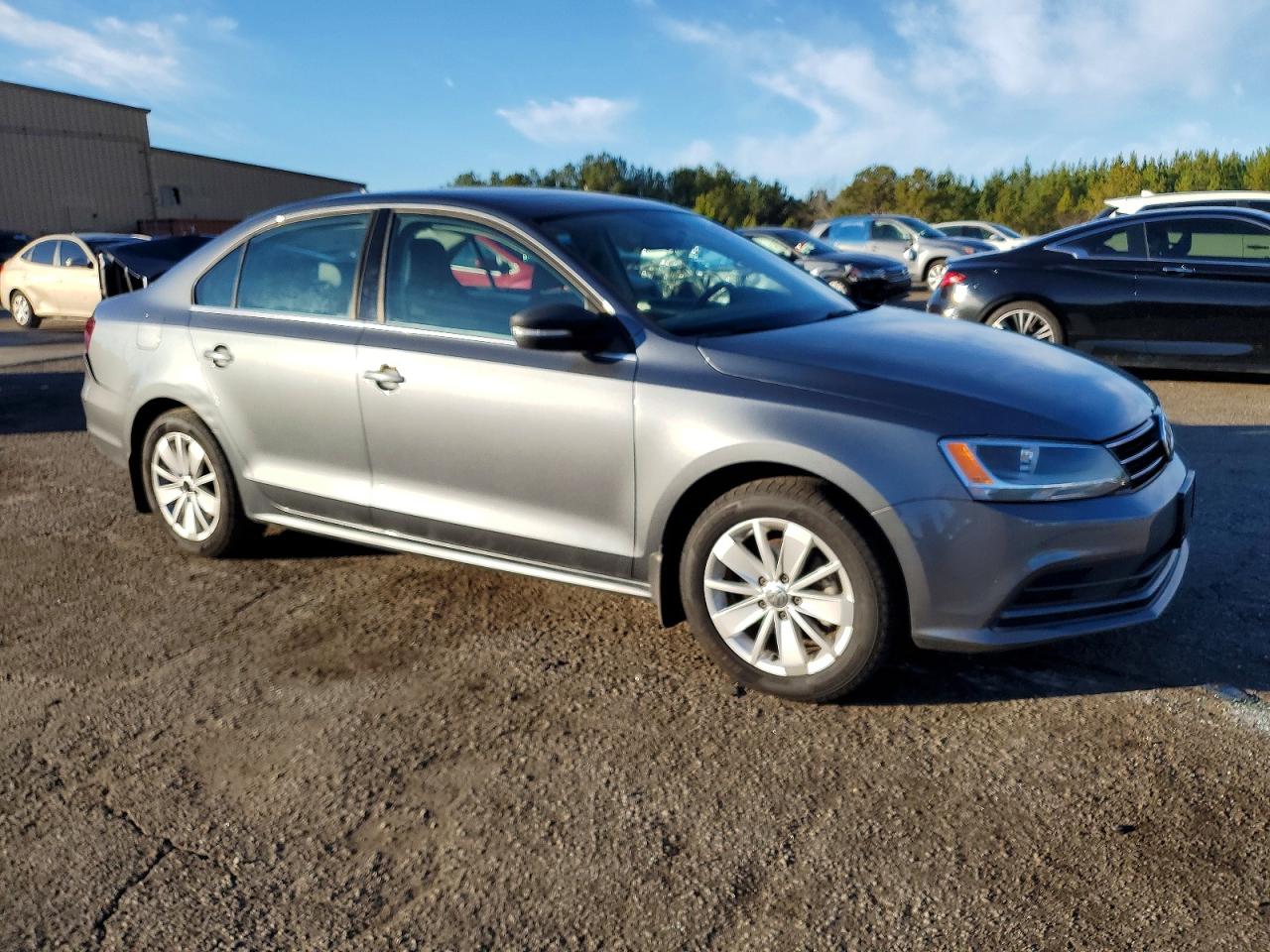 2016 VOLKSWAGEN JETTA SE photo 4