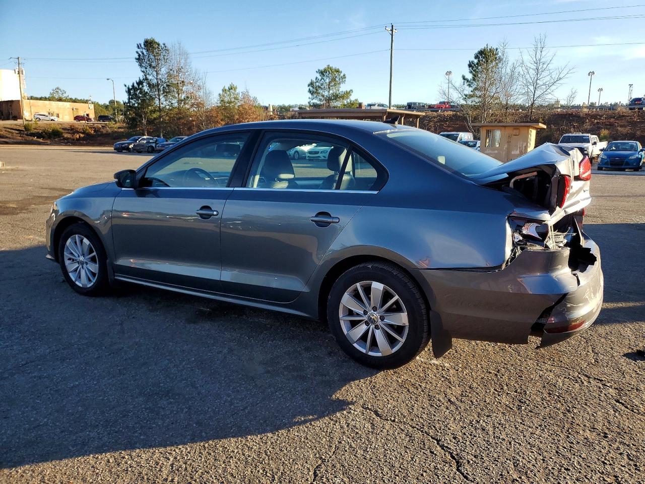 2016 VOLKSWAGEN JETTA SE photo 2