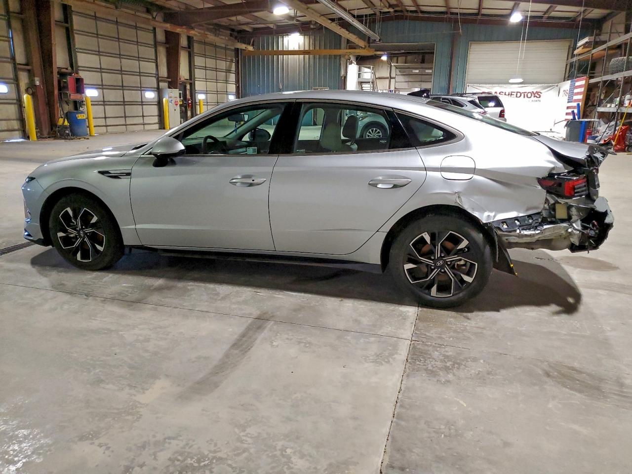2025 HYUNDAI SONATA SEL photo 2