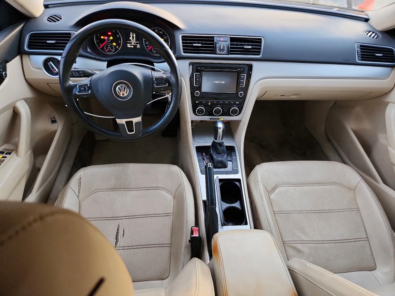 2012 VOLKSWAGEN PASSAT SE photo 8