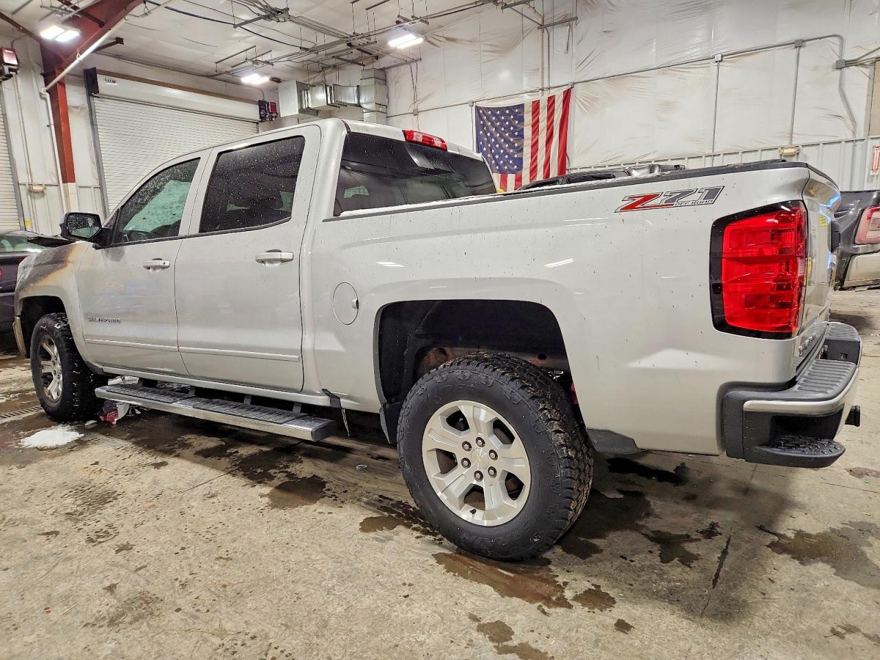 2017 CHEVROLET SILVERADO K1500 LT photo 2