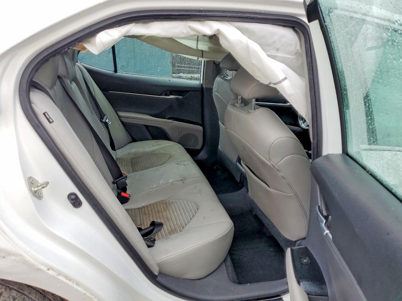 2020 TOYOTA CAMRY SE photo 10