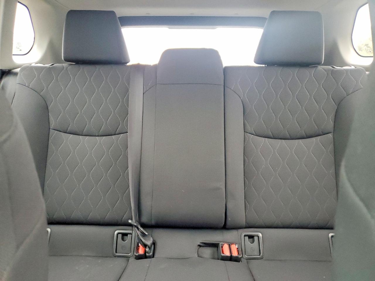 2022 TOYOTA COROLLA CROSS LE photo 10