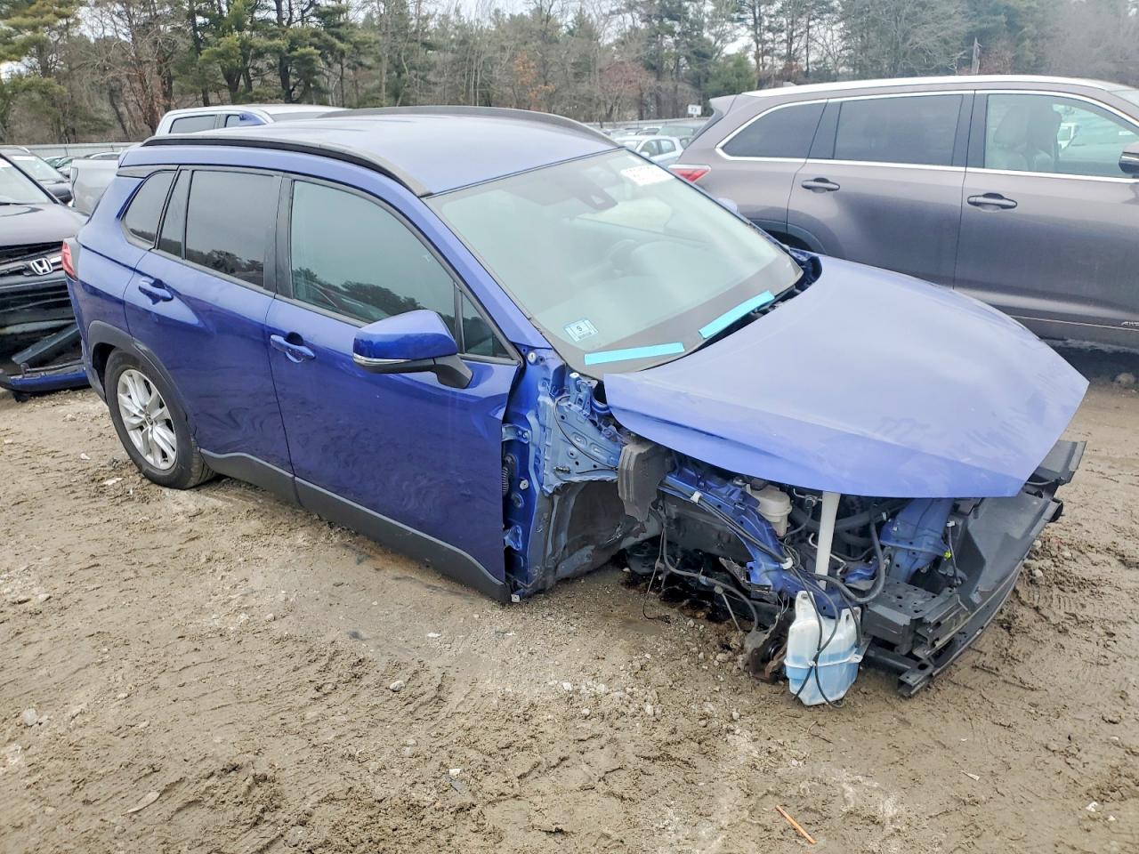 2022 TOYOTA COROLLA CROSS LE photo 4