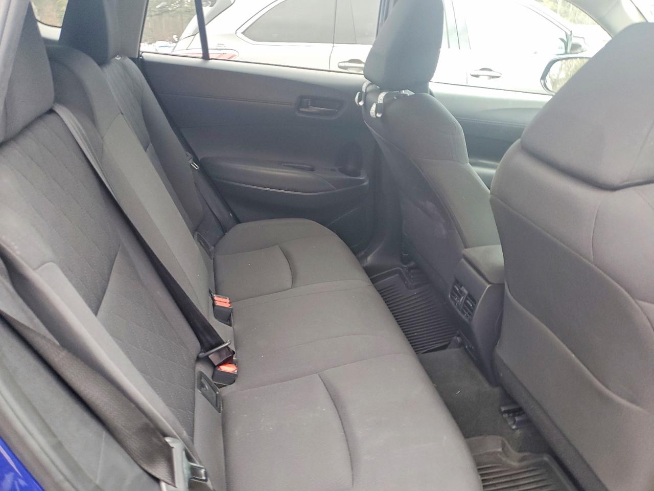 2022 TOYOTA COROLLA CROSS LE photo 11
