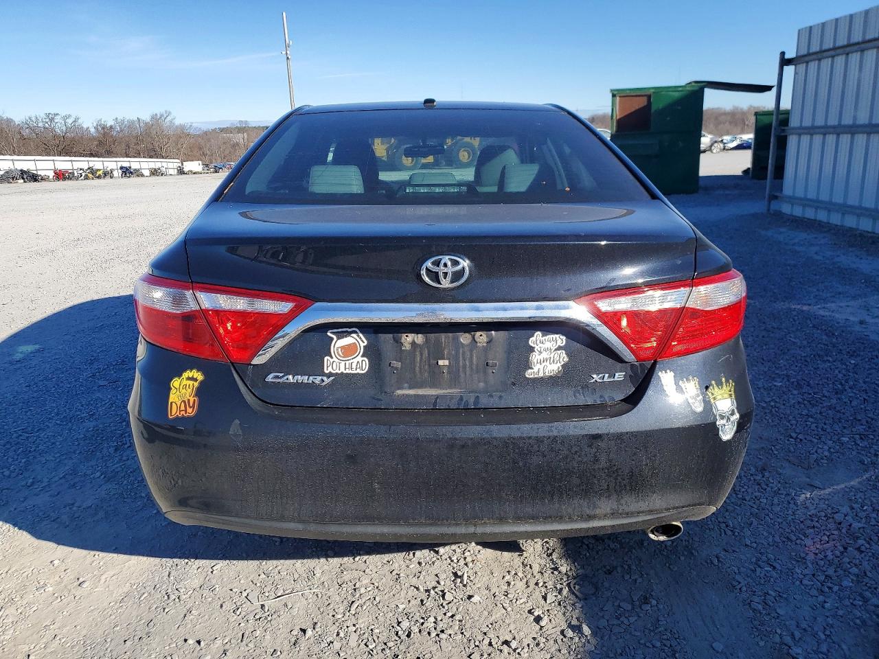 2017 TOYOTA CAMRY LE photo 11