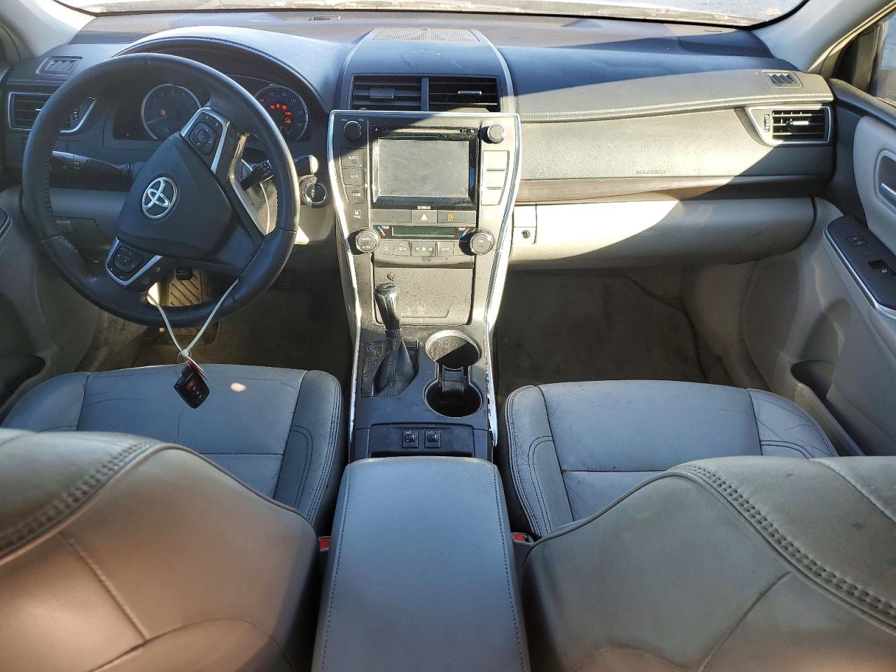 2017 TOYOTA CAMRY LE photo 15