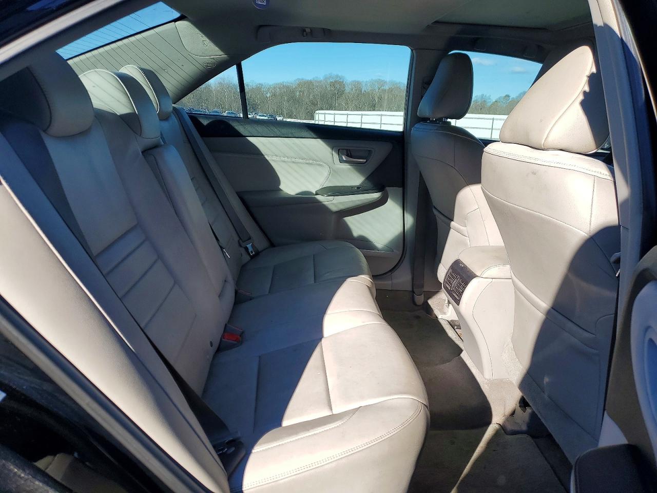 2017 TOYOTA CAMRY LE photo 19