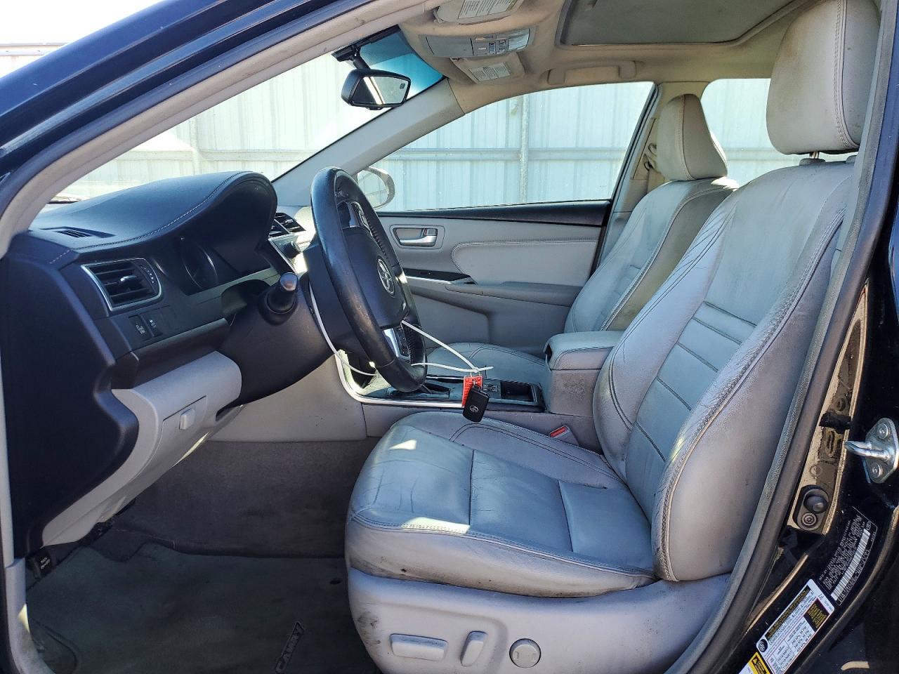2017 TOYOTA CAMRY LE photo 13