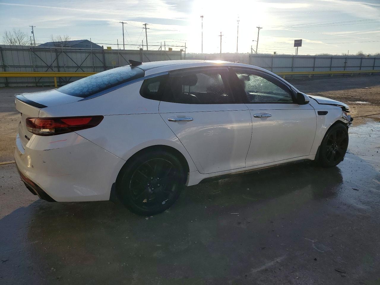 2016 KIA OPTIMA SX photo 3