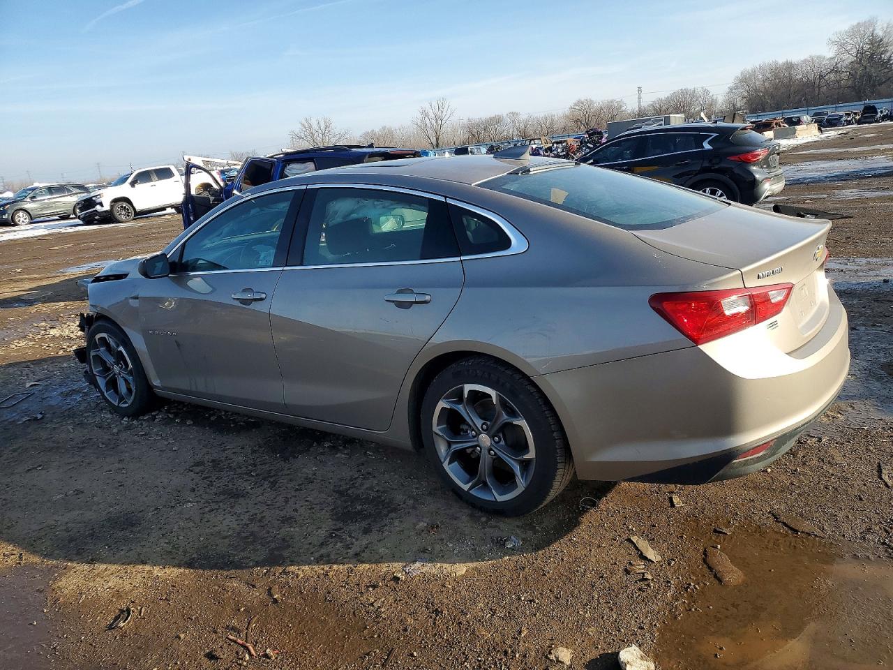 2023 CHEVROLET MALIBU LT photo 2