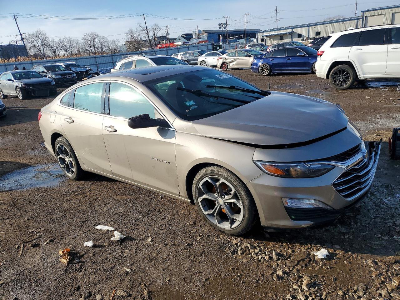2023 CHEVROLET MALIBU LT photo 4