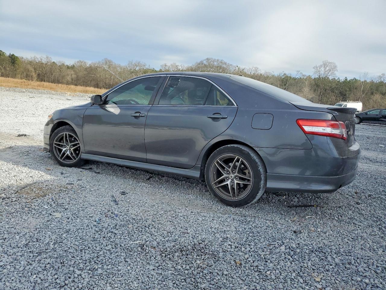 2011 TOYOTA CAMRY BASE photo 2