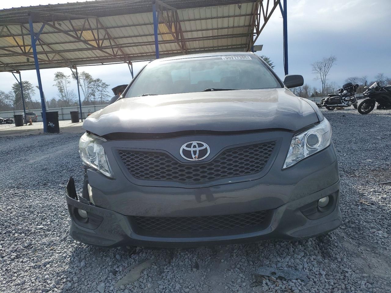 2011 TOYOTA CAMRY BASE photo 5