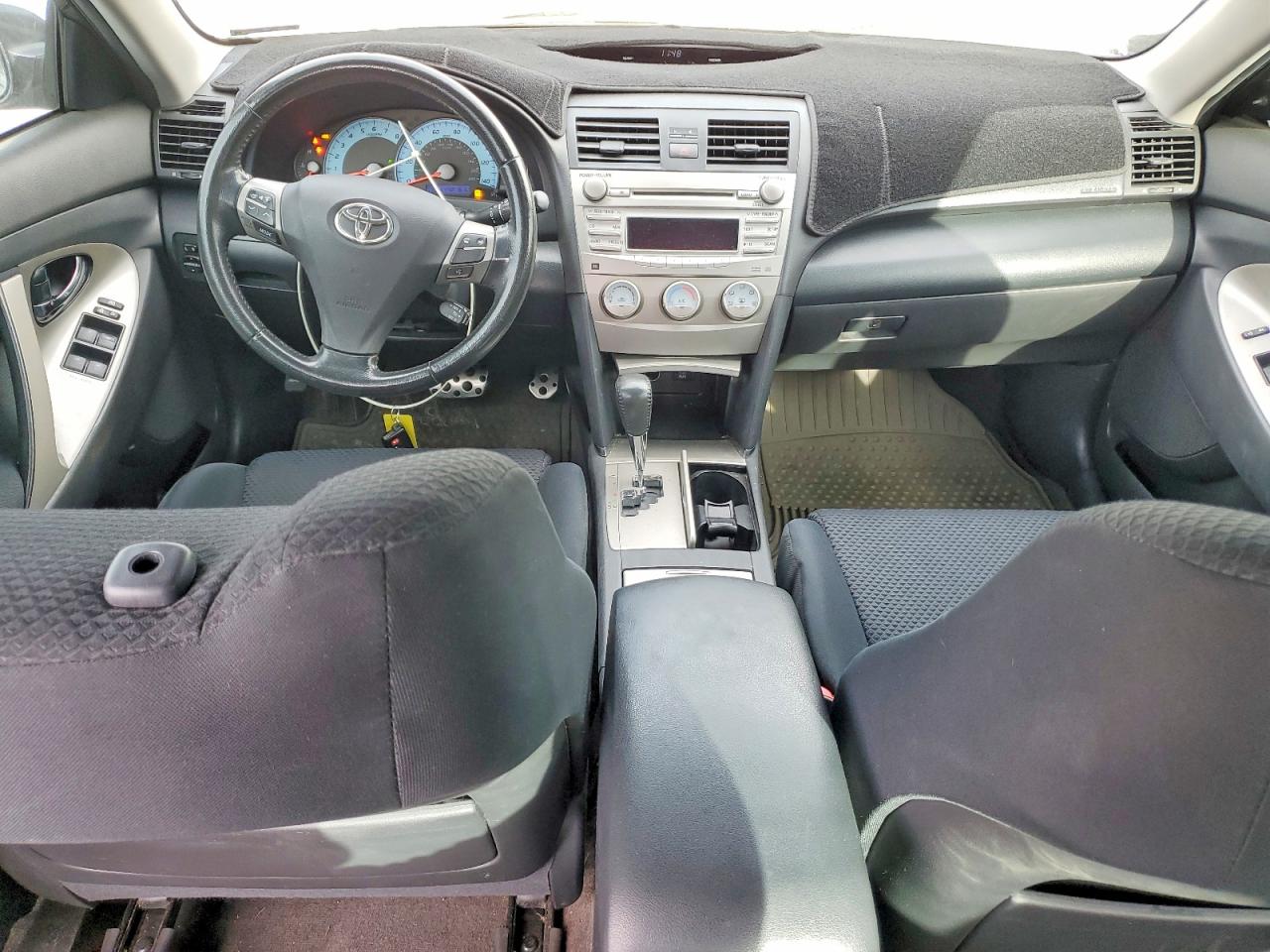 2011 TOYOTA CAMRY BASE photo 8