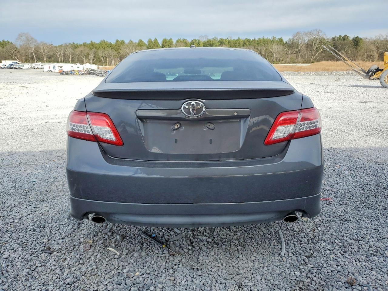2011 TOYOTA CAMRY BASE photo 6
