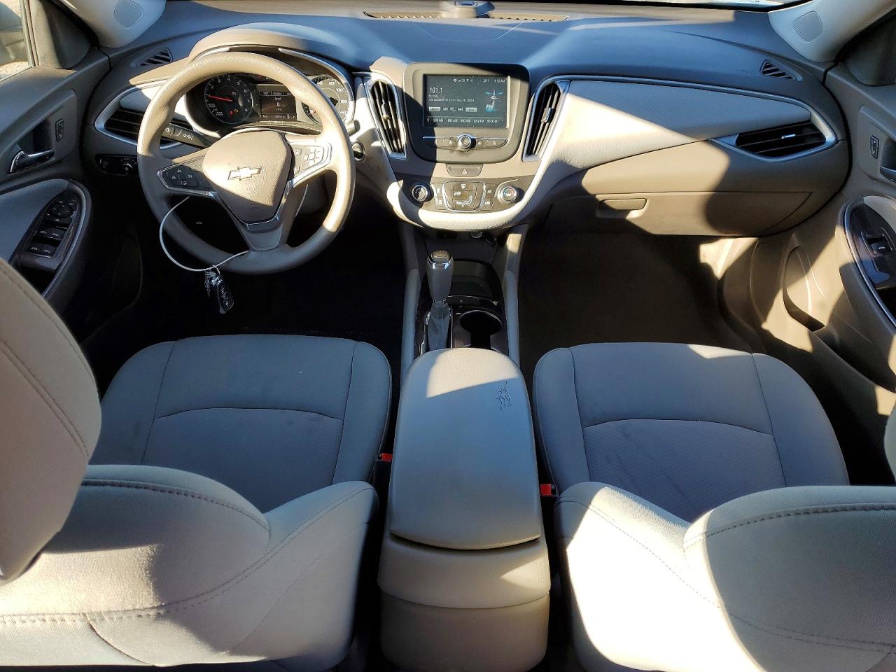 2018 CHEVROLET MALIBU LS photo 8