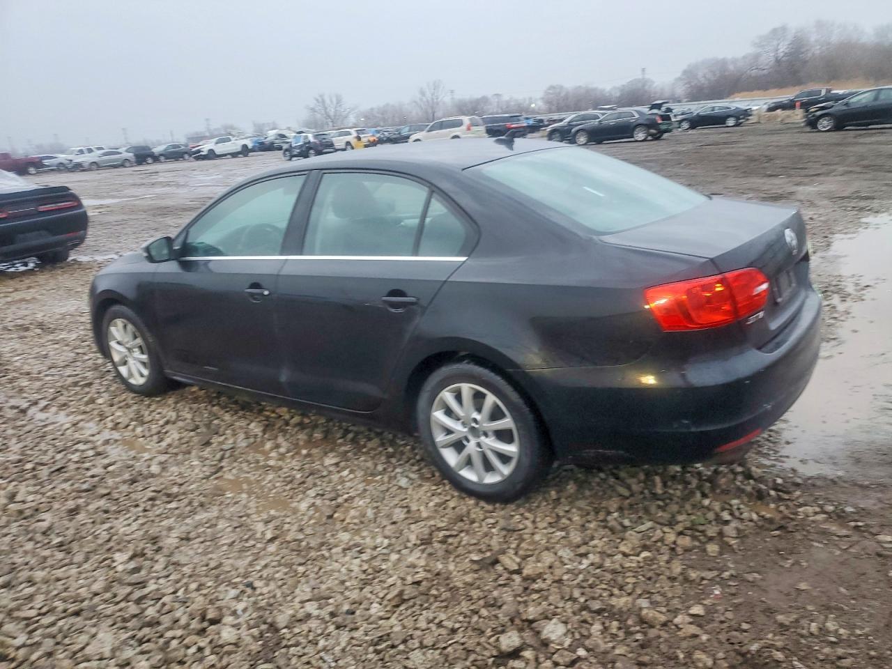 2013 VOLKSWAGEN JETTA SE photo 3