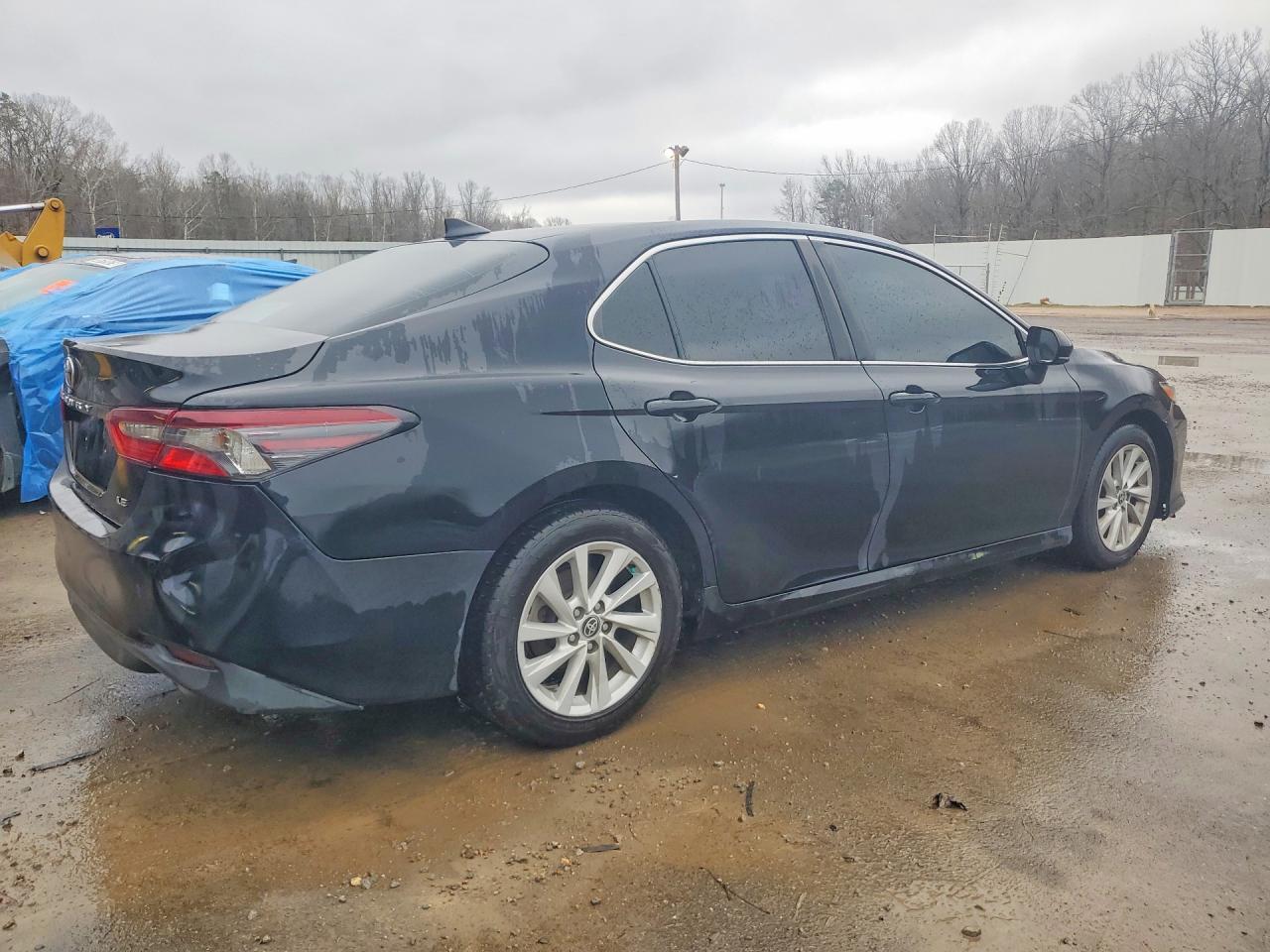 2022 TOYOTA CAMRY LE photo 3