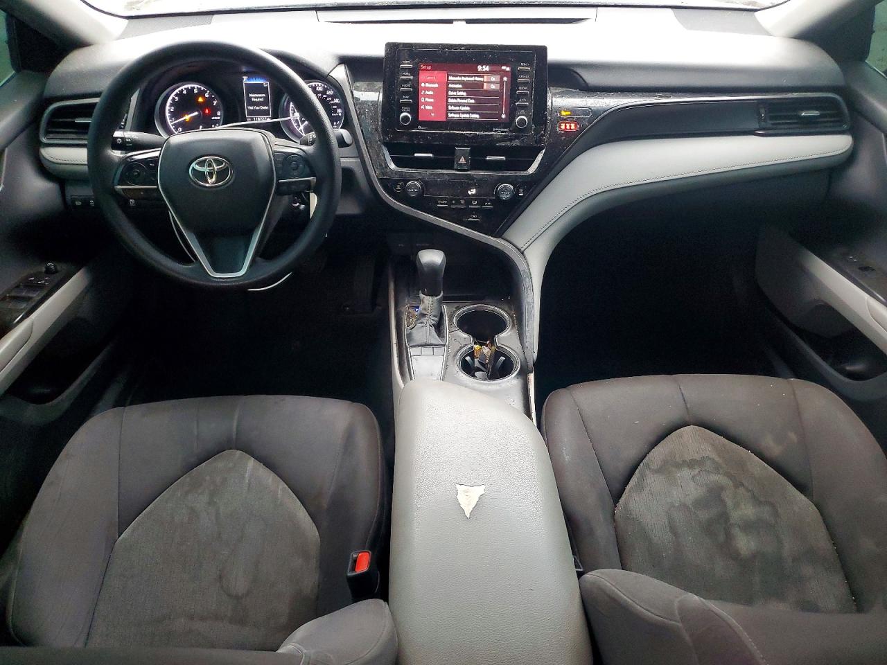 2022 TOYOTA CAMRY LE photo 8