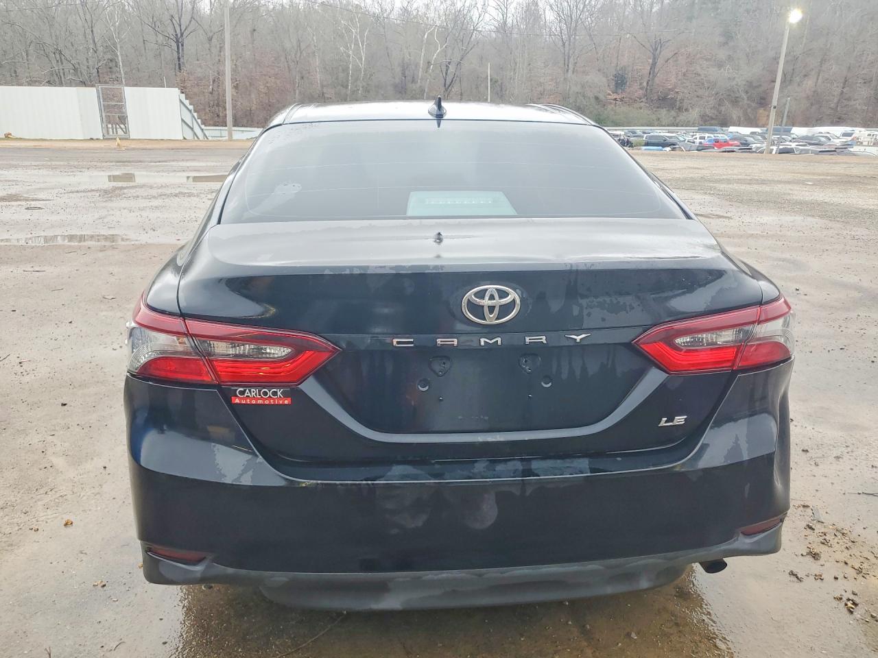 2022 TOYOTA CAMRY LE photo 6