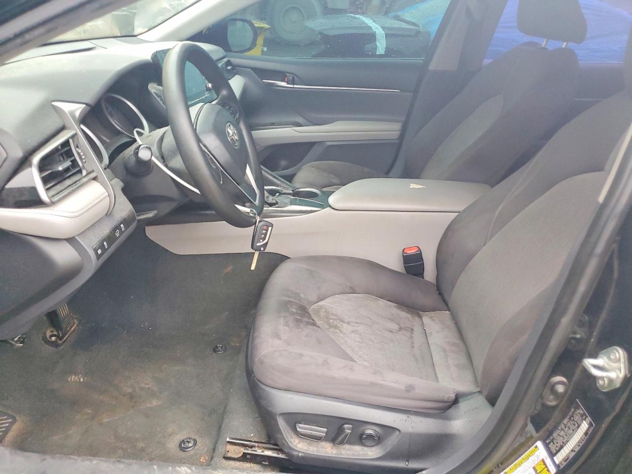 2022 TOYOTA CAMRY LE photo 7