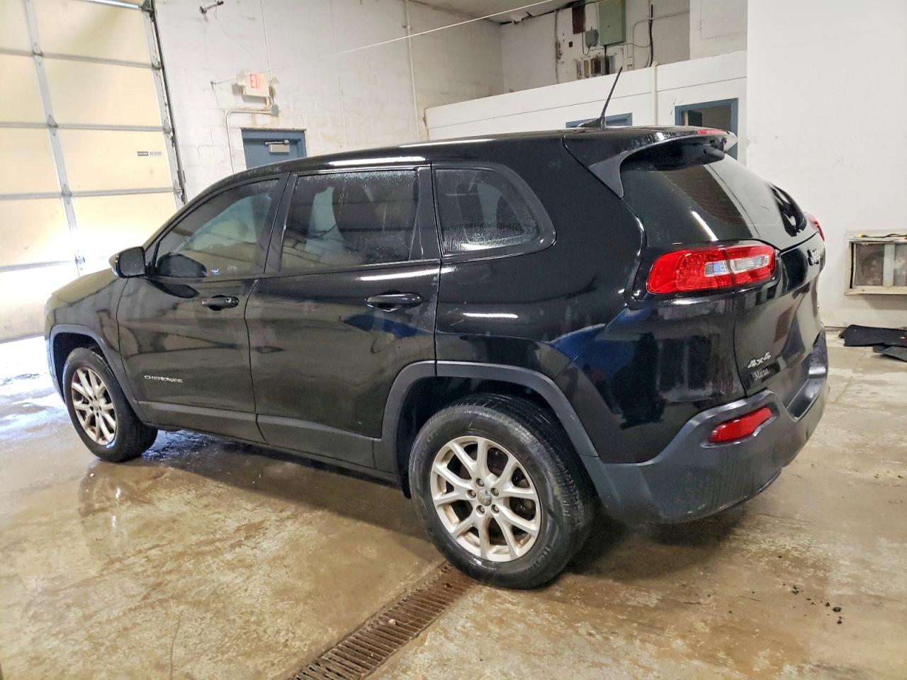 2017 JEEP CHEROKEE SPORT photo 4