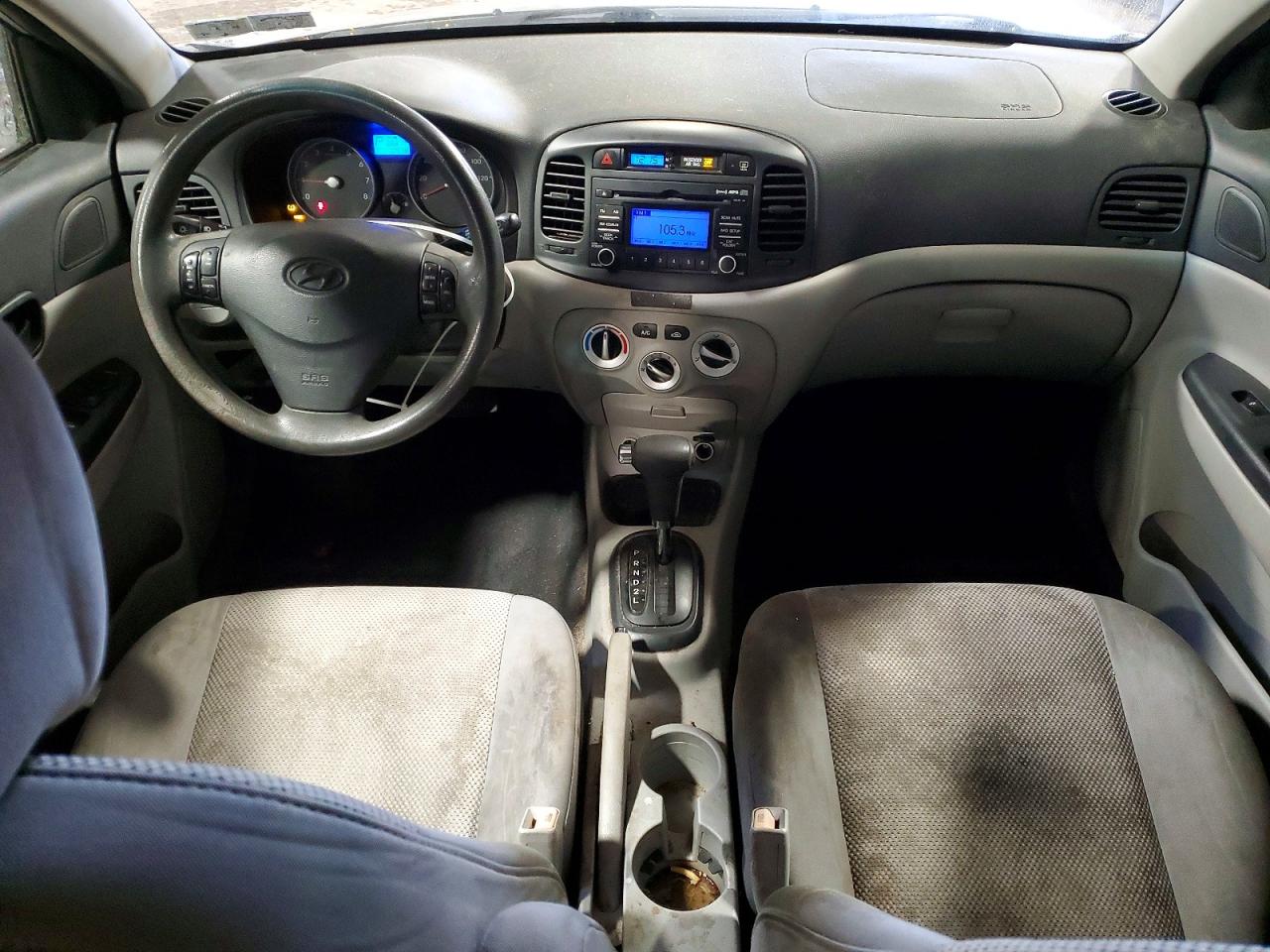 2010 HYUNDAI ACCENT GLS photo 8