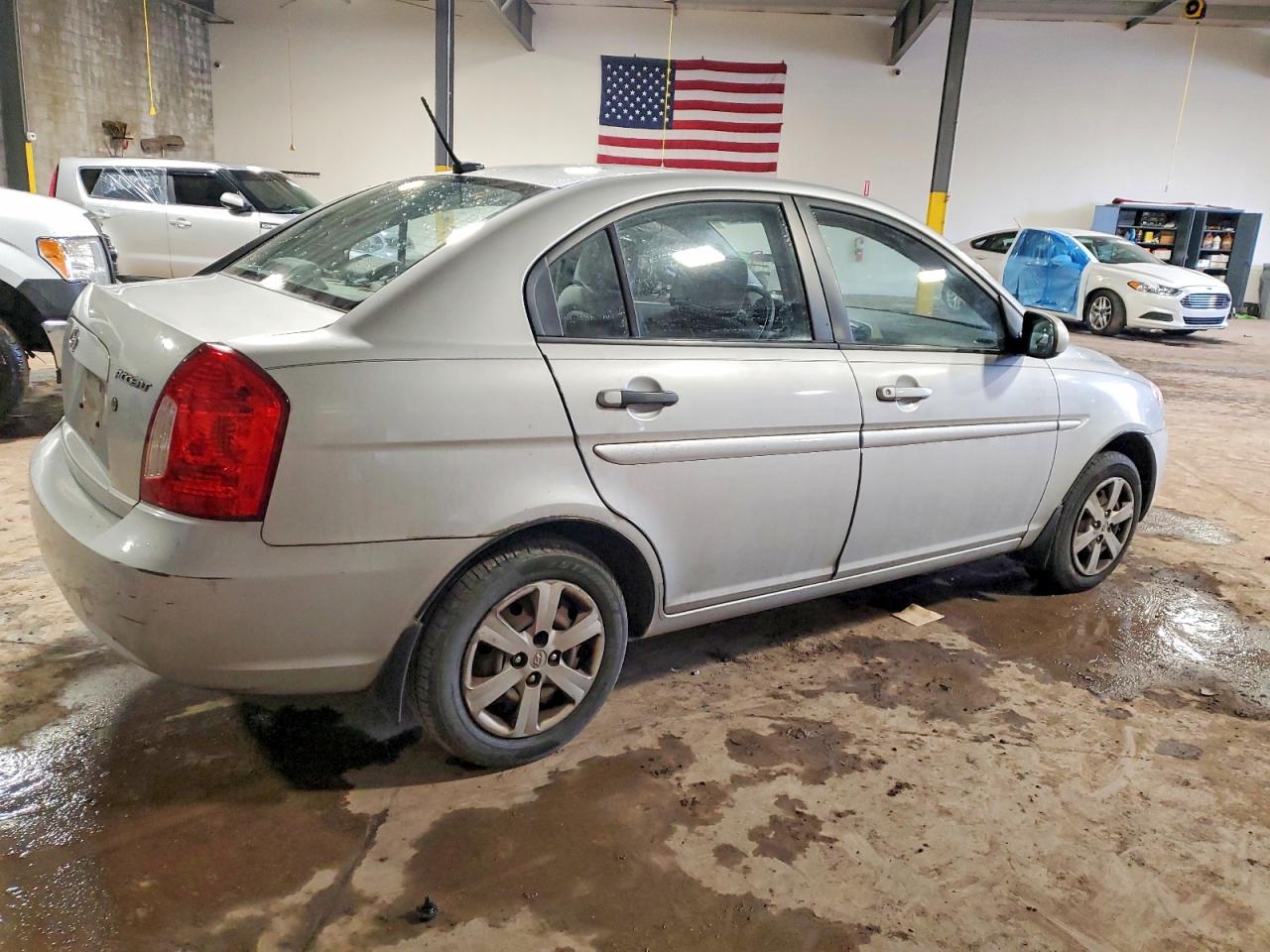 2010 HYUNDAI ACCENT GLS photo 3