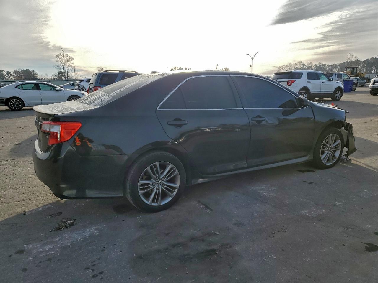 2012 TOYOTA CAMRY BASE photo 3